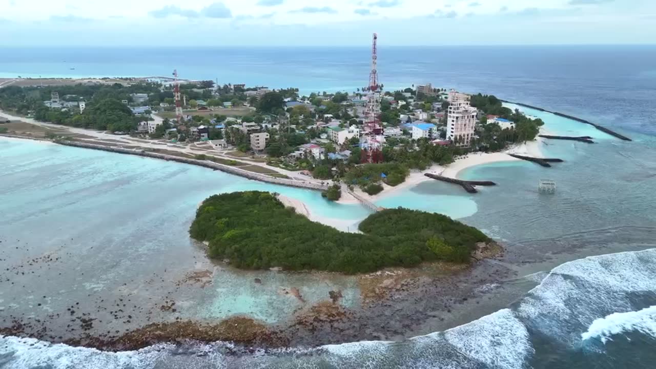 Aerial view of Thulusdhoo island